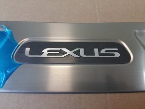 Хромированная накладка на задний бампер для Lexus RX350\450h (2002-)