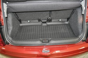 Коврик в багажник полиуретановый (черный) Nissan March (2002-2010)