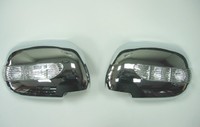 Хромированные накладки на зеркала с поворотниками на Toyota Hilux Vigo 2005г