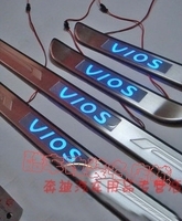 Хромированные накладки с подсветкой на порожки под боковые двери DHC-T09 TOYOTA BELTA / YARIS / VIOS (2006-)