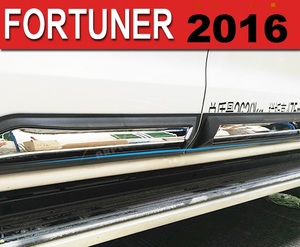 Молдинги боковые с хромом на двери для Toyota Fortuner 2015+