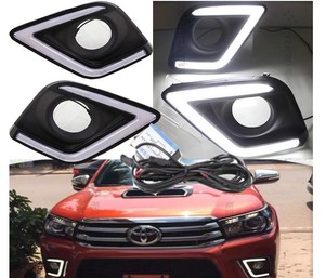 Ходовые огни в крышки под туманки для Toyota Hilux 2015+