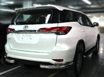 Защита заднего бампера уголки двойные дуги для Toyota Fortuner 2015+